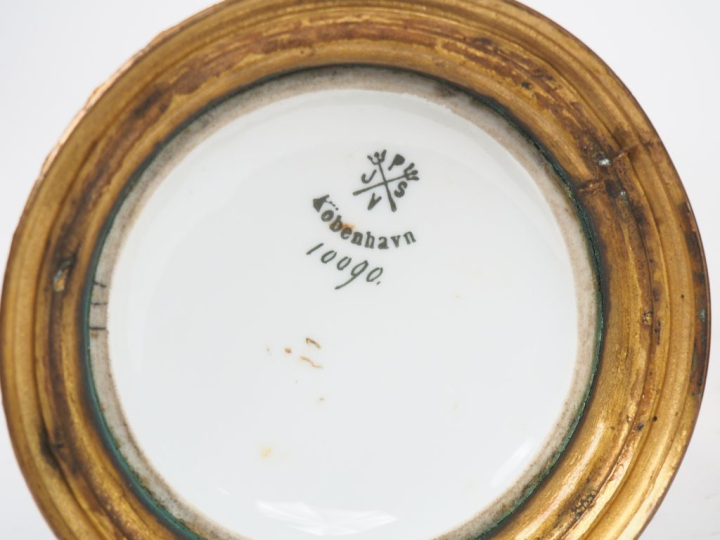 Garniture 1930 en porcelaine polychrome de Copenhague à décor d'oiseau