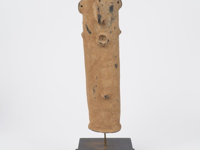 Tête Bura Asinda Sikka, Niger Terre-cuite à engobe clair H. 26,5 cm Sc