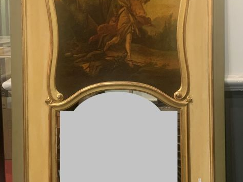 Trumeau de style Louis XVI cadre en bois peint et doré, à décor d'une 