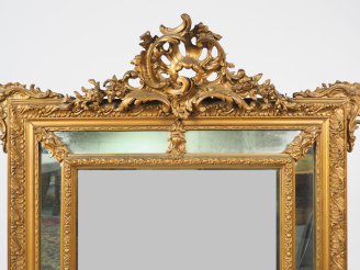 Vente aux enchères Glace à parecloses Napoléon III, de style Rocaille, en bois et stuc do