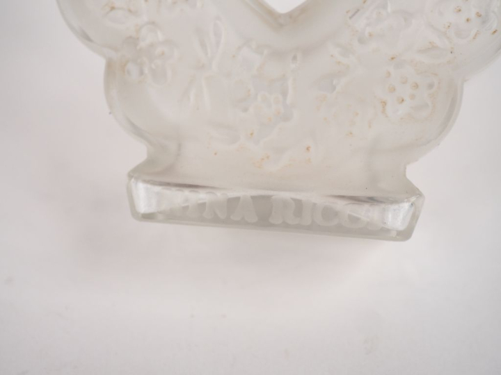 Bougeoir double en cristal Signé Flacon de parfum en verre ou cristal 