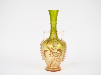 Vente aux enchères Vase à anses en verre polychrome de Venise de couleur anis et mauve, à