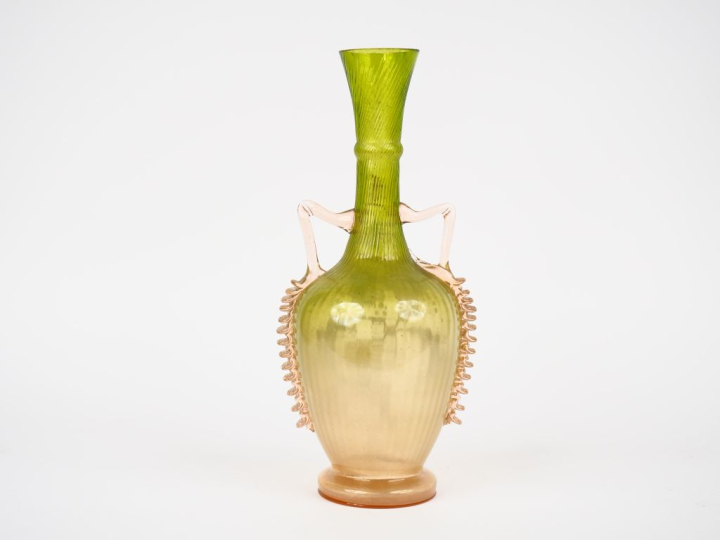 Vase à anses en verre polychrome de Venise de couleur anis et mauve, à