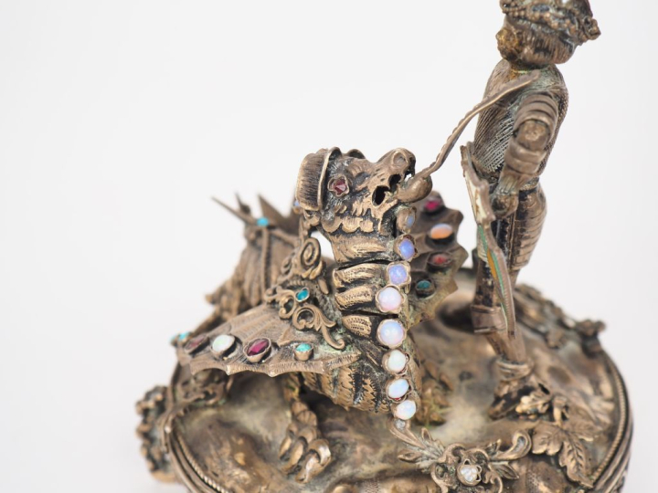 Sujet XIXème en vermeil, émail et pierres semi précieuses "St Georges 