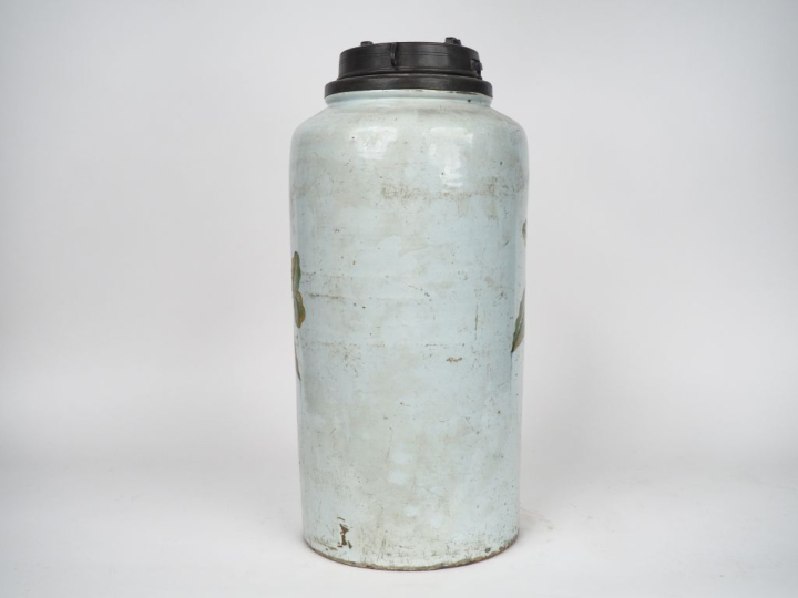 Grand pot à tabac XIXème en faience polychrome à décor de feuilles de 