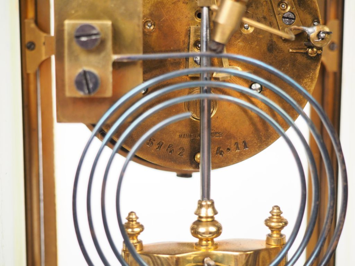 Garniture de cheminée 1900 en marbre vert, cristal et bronze à décor d