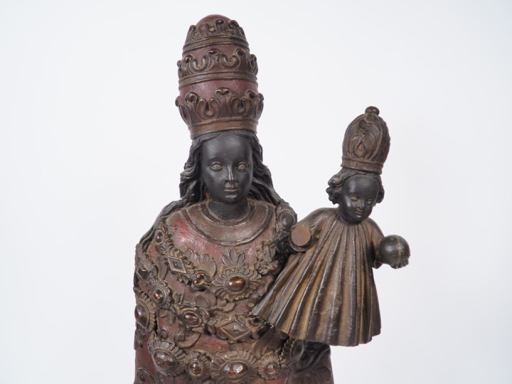 Grande Vierge noire à l’Enfant, dite "Notre-Dame de Font-Romeu", en bo
