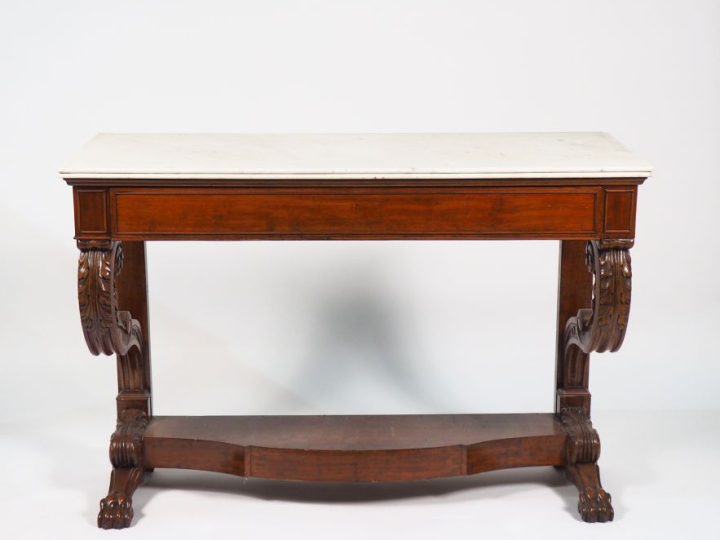 Console Restauration en acajou et placage d'acajou, pieds en forme de 