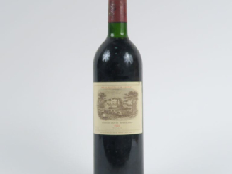 Vente aux enchères 1 BOUTEILLE CHÂTEAU LAFITE ROTHSCHILD 1er GCC PAUILLAC - 1984 - BG