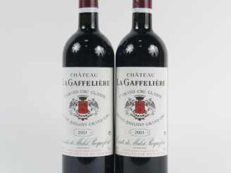 Vente aux enchères 2 BOUTEILLES CHÂTEAU LA GAFFELIÈRE 1er GCC ST EMILION  - 2001