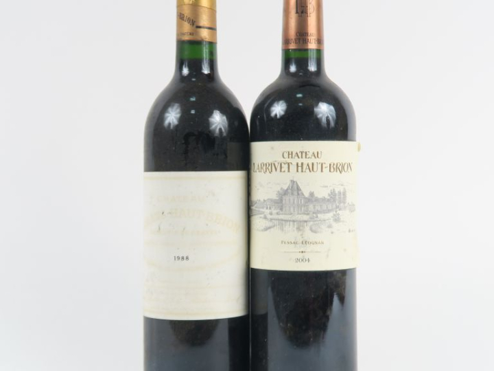 2 BOUTEILLES GRAVES : 1 CHÂTEAU BAHANS HAUT BRION 1988 BG/EF - 1 CHÂTE