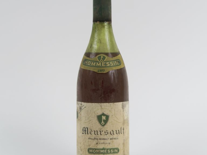 1 BOUTEILLE MEURSAULT MOMMESSIN - 1977 - 5 CM/BS/CAPS ABIMÉE