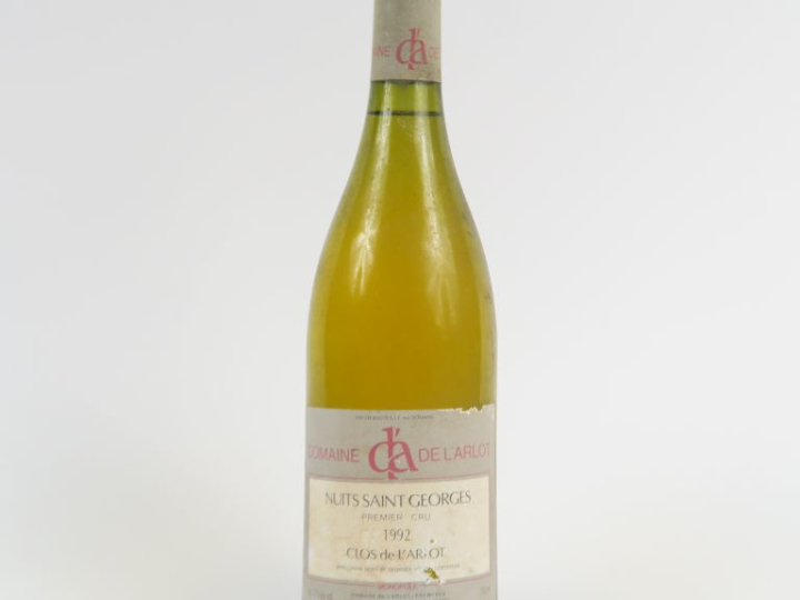 1 BOUTEILLE NUITS ST GEORGES 1er CRU BLANC 'CLOS DE L'ARLOT' DOMAINE D