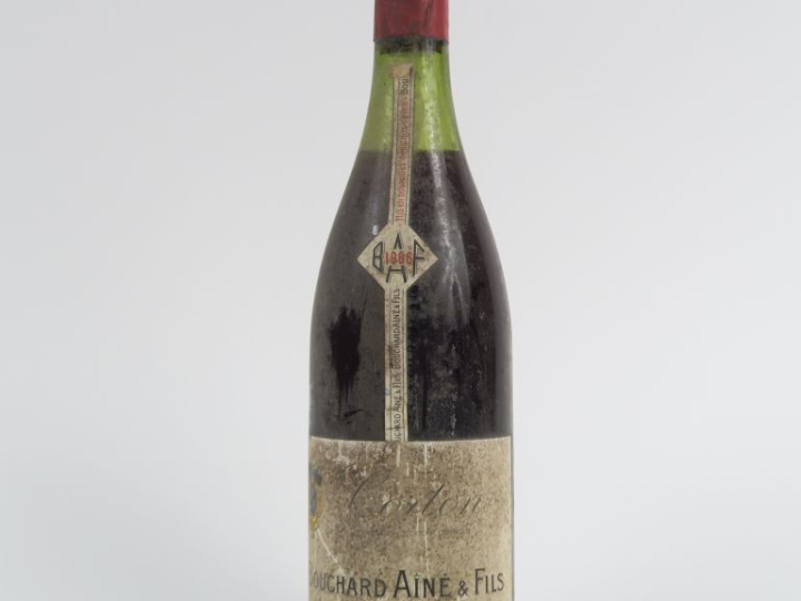 1 BOUTEILLE CORTON BOUCHARD AÎNÉ   FILS - 1966 - 4 CM/BS