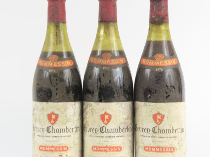 3 BOUTEILLES GEVREY CHAMBERTIN MOMMESSIN - 1976 - 3 CM/4,5 CM/5 CM/1 C