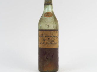 Vente aux enchères 1 BOUTEILLE VIELLE FINE CHAMPAGNE DES RÉSERVES DE LA VIEILLE CURE - 18