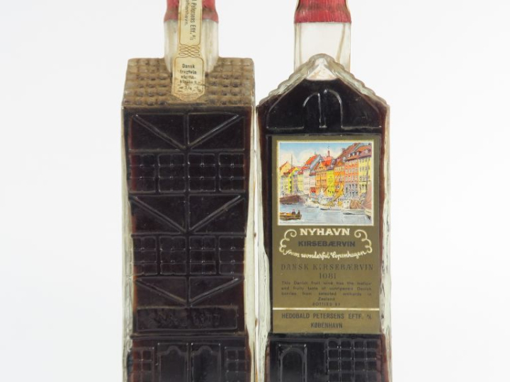 2 BOUTEILLES LIQUEUR DANOISE NYHAVN 'KIRSEBAERVIN' - BS