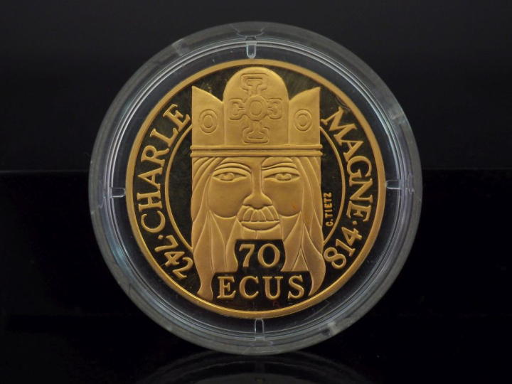 Pièce de monnaie de 500 Francs or 920, ou 70 Ecus Charlemagne, 1990.  