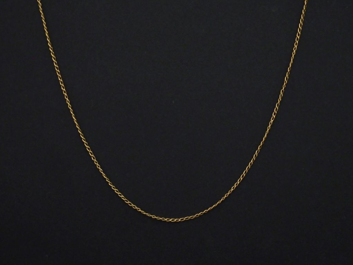 Chaine en or jaune 750. Long. 62 cm Poids. 2,70 g (fermoir abîmé)   
