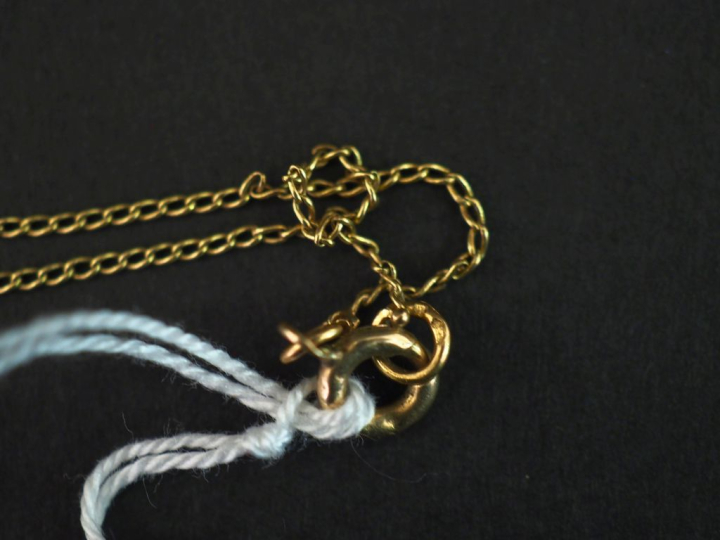 Chaine en or jaune 750. Long. 62 cm Poids. 2,70 g (fermoir abîmé)   