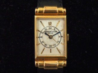 Vente aux enchères JAEGER LECOULTRE,  Montre bracelet 1940, boitier en or jaune 750.  Cad