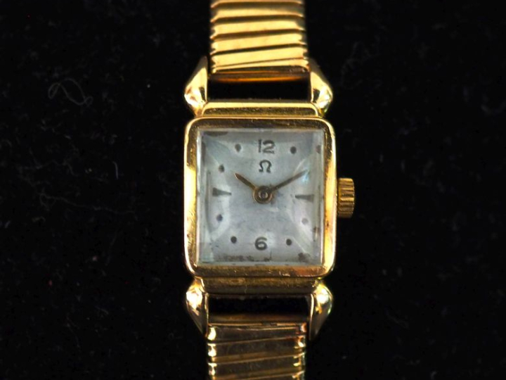 OMEGA (?),  Montre bracelet de dame, boitier et bracelet en or jaune 7