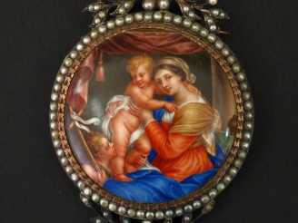 Vente aux enchères Broche de style Louis XVI en argent et vermeil, à décor en son centre 