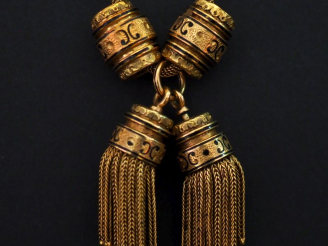 Vente aux enchères Collier Napoléon III en or jaune 750, maille dite "tubogaz", agrémenté