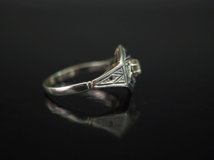Bague de style Art déco en platine et or blanc 750, sertie de pierres 