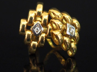 Vente aux enchères Paire de perces oreilles en forme de losange ajouré en or jaune 750, s