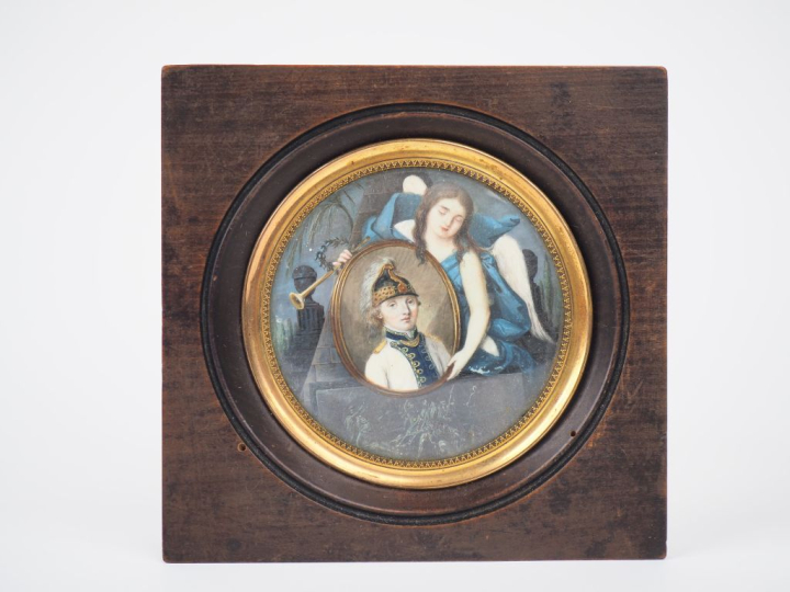 Miniature début XIXème, "allégorie de la renommée présentant un portra