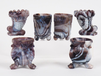Vente aux enchères 3 paires de vase 1900 en verre opalin mêlé blanc et violet dont un en 
