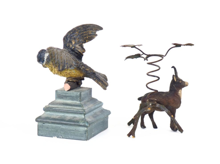 2 sujets en plomb de Vienne polychrome, "chamoix" et "oiseau branché".