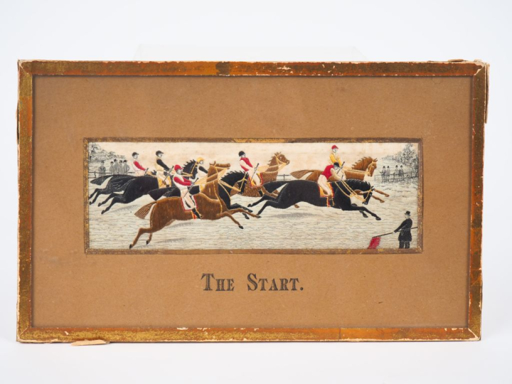 Petit encadrement anglais en soie brodée."the Start". Dim, (à vue). 5 