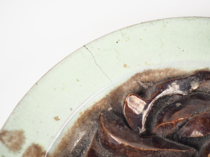 3 trompe-l'œil en céramique polychrome XXème, "assiette de champignons