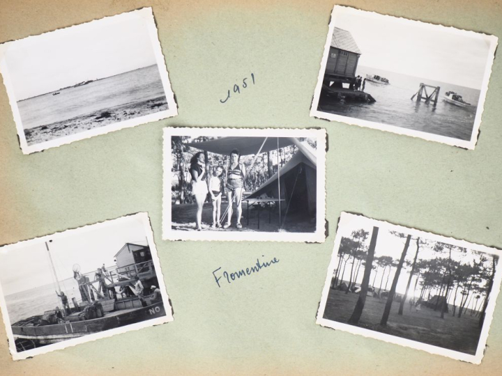 2 différents albums photos contenant des photographies en noir et blan