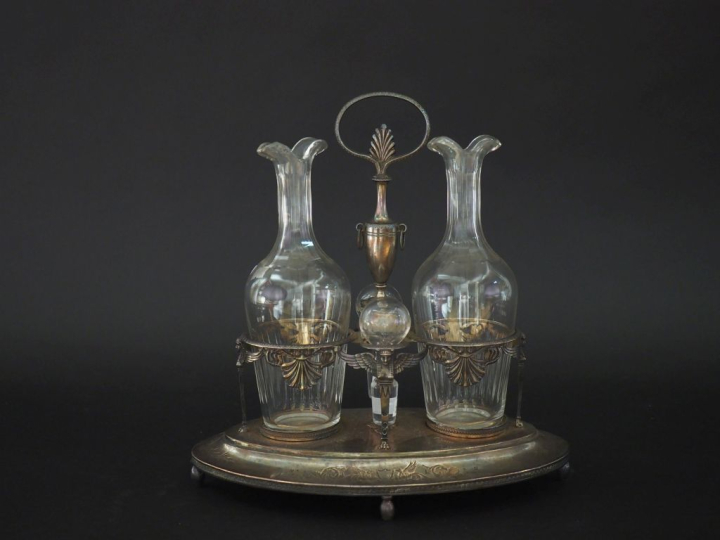 Huilier - vinaigrier fin XVIIIème - début XIXème en argent 950, à déco