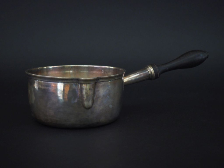 Casserole à bec verseur Restauration en argent lisse 950, poinçon Viei