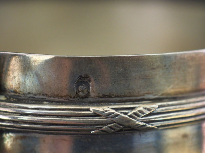 Tasse et sa sous-tasse de style Louis XVI en argent 925, poinçon Miner