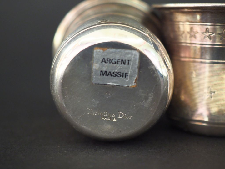 Christian DIOR,  Paire de verres à liqueur en argent 925, poinçon Mine