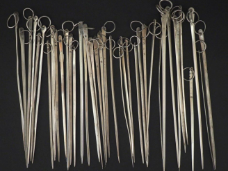 Vente aux enchères Ensemble de piques en argent, poinçons dépareillés.  Poids. 418  g   