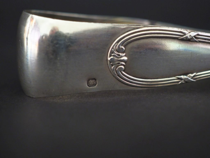 Quatre différentes pinces à sucre en argent 925, poinçon Minerve.  Poi