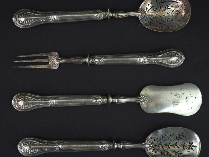 Nécessaire à douceurs de style Louis XV en argent fourré et argent 925