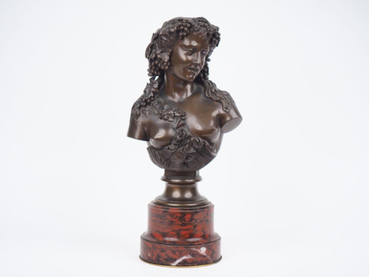 CLESINGER.  "bacchanale en buste". Sujet en bronze à patine brune. Sig