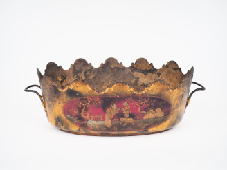Vente aux enchères Verrière Louis XV en tôle laquée polychrome à décor de chinoiseries. D