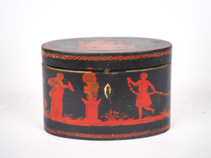 Boite ovale Empire à décor peint en rouge et noir de style étrusque, f