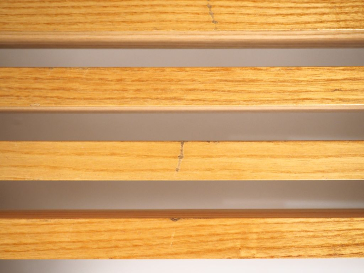 Charlotte PERRIAND.  Banquette "Tokyo" en frêne. Modèle créé en 1954 c