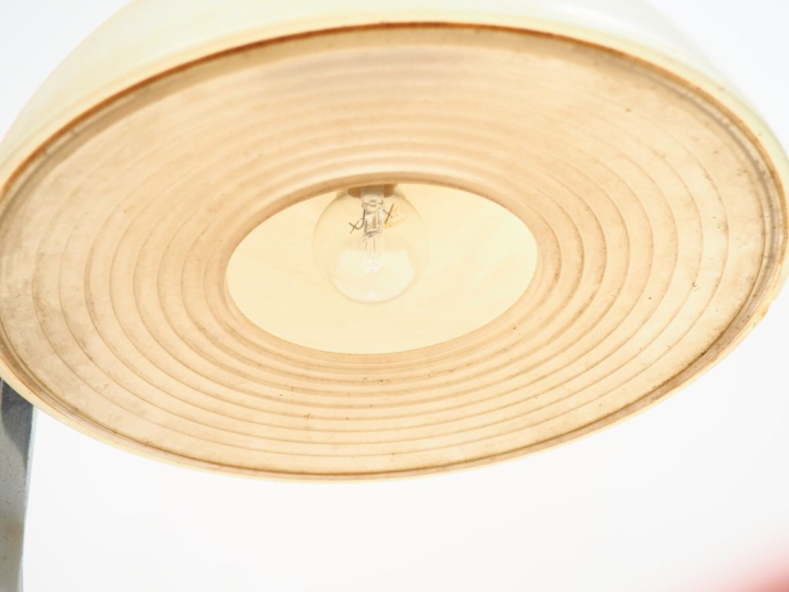 Franco ALBINI. Lampe de salon 1970 en métal chromé et composition. H. 