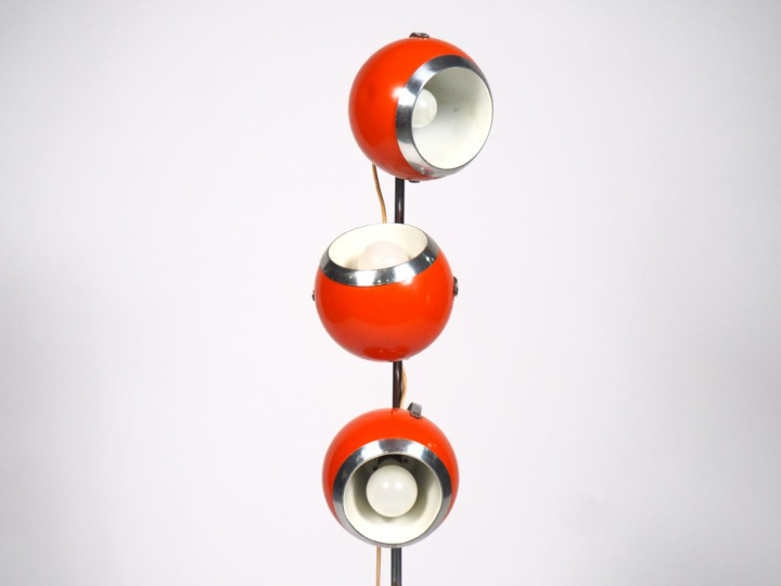 Lampadaire 1970 en métal laqué orange et chromé, éclairant à trois lum