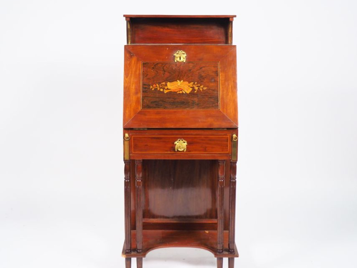 Billet doux de style Louis XVI en marqueterie, à décor de partitions e